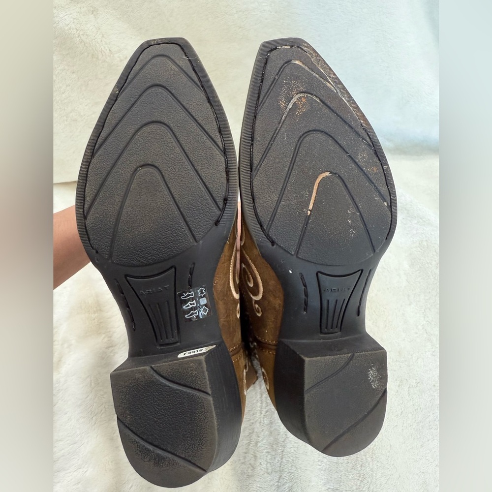 Ariat Girls Boots - Picture 8 of 9